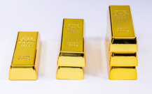 每日黄金速递：由于美元走软以及美债收益率下降，金价逼近7周高点